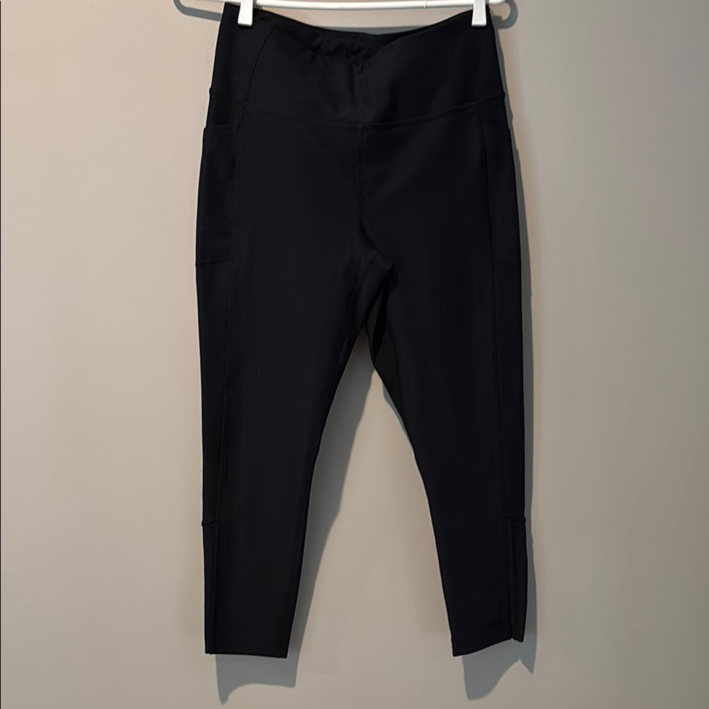 Mondetta Black Performance Cropped Leggings